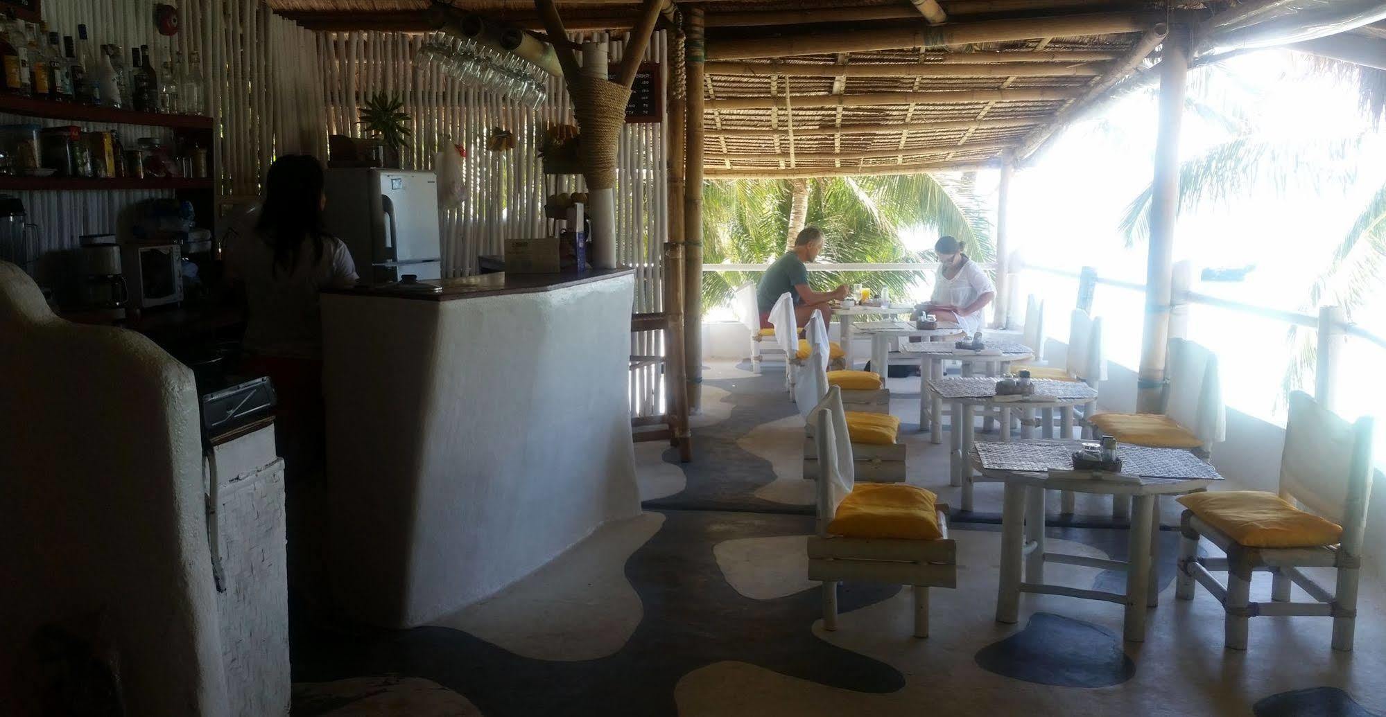 Artista Beach Villa Balabag  Exterior photo